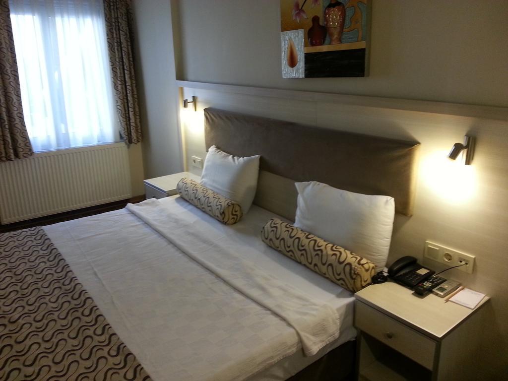 Grand Zeybek Hotel İzmir Buitenkant foto