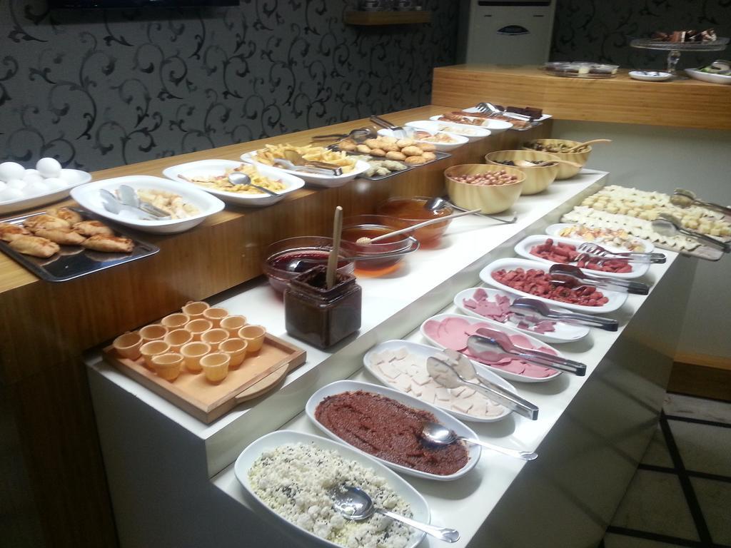 Grand Zeybek Hotel İzmir Buitenkant foto