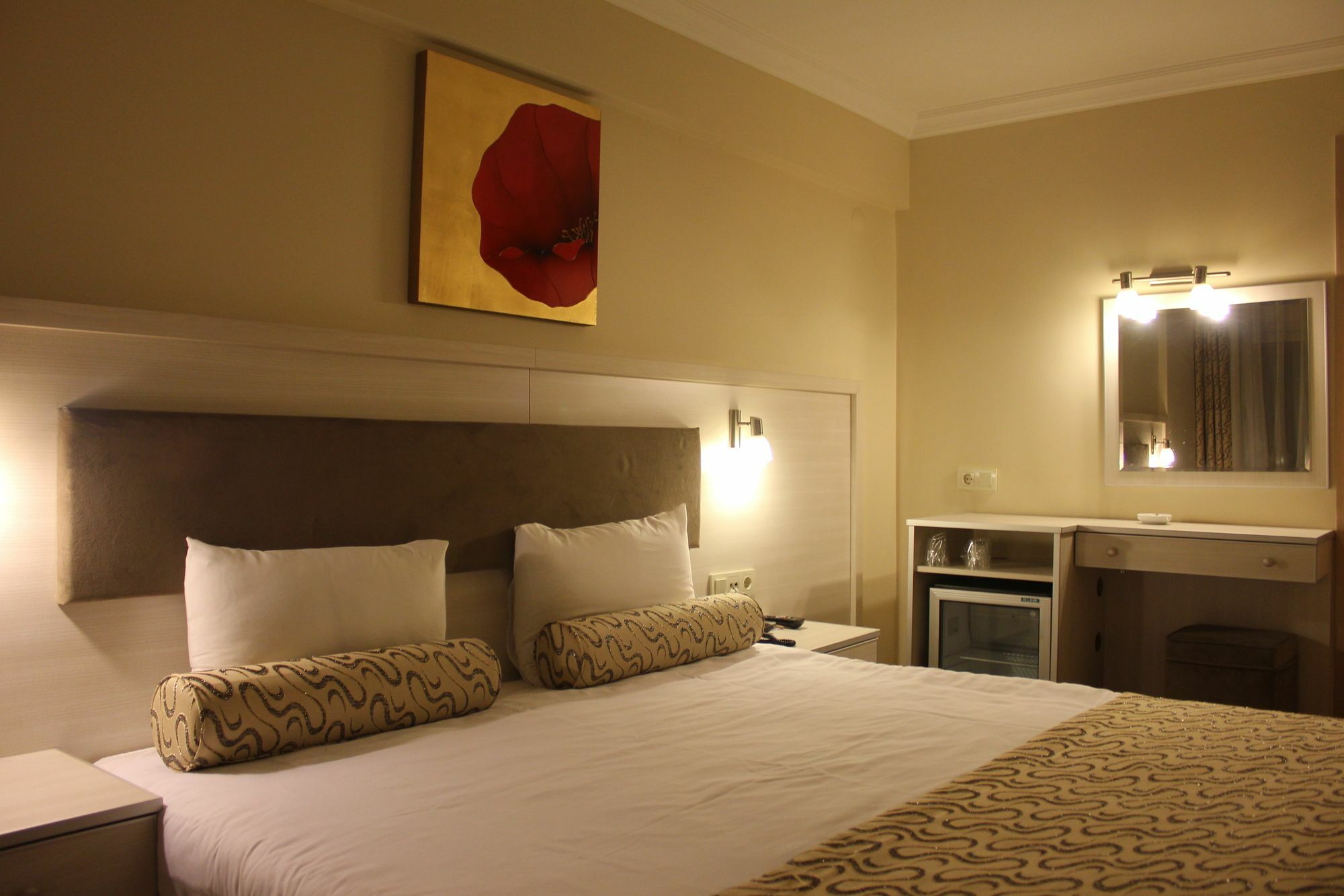 Grand Zeybek Hotel İzmir Buitenkant foto