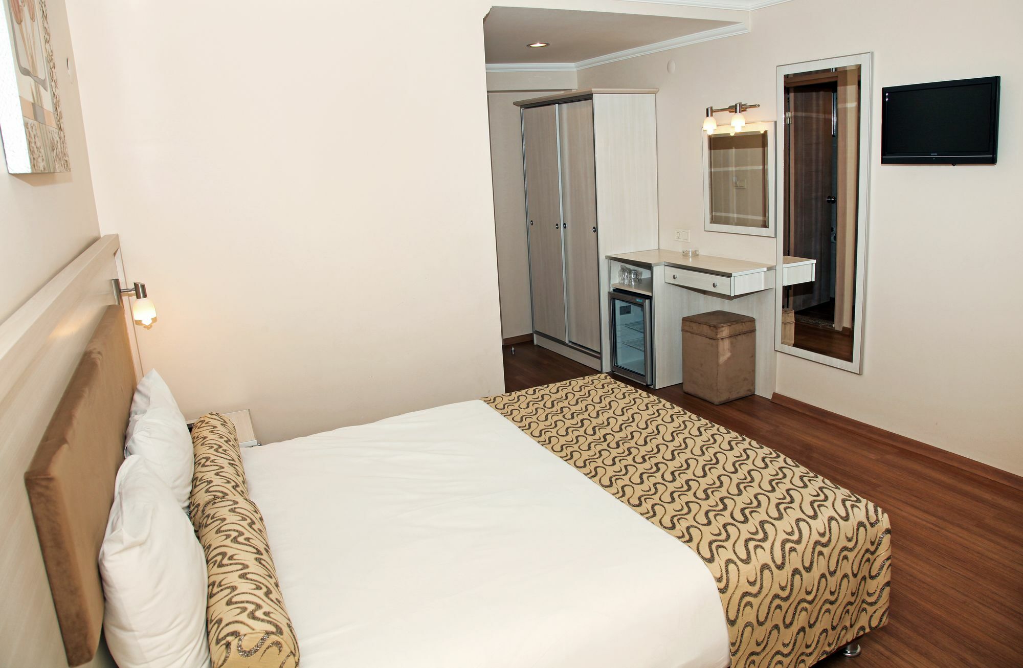 Grand Zeybek Hotel İzmir Buitenkant foto