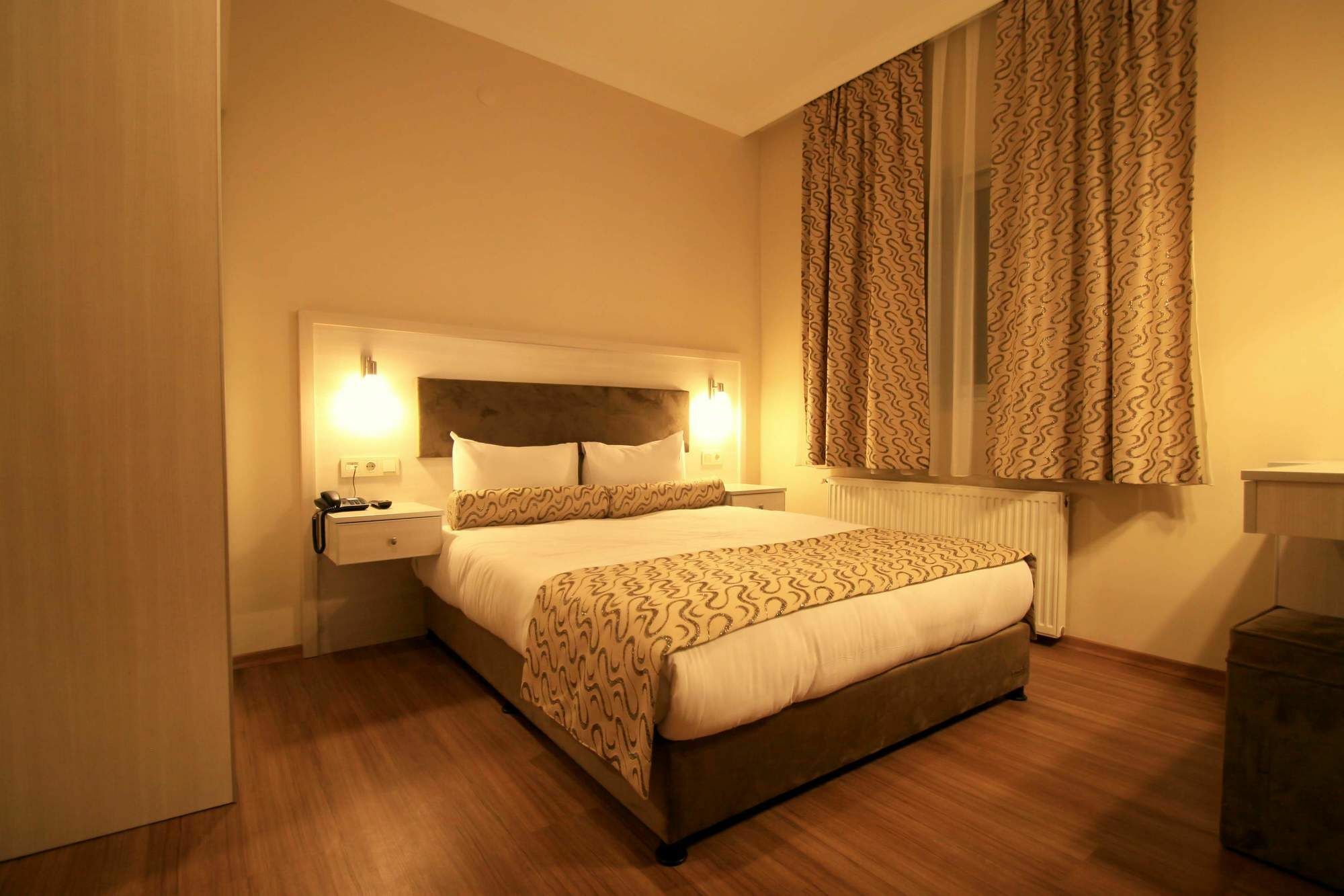 Grand Zeybek Hotel İzmir Buitenkant foto