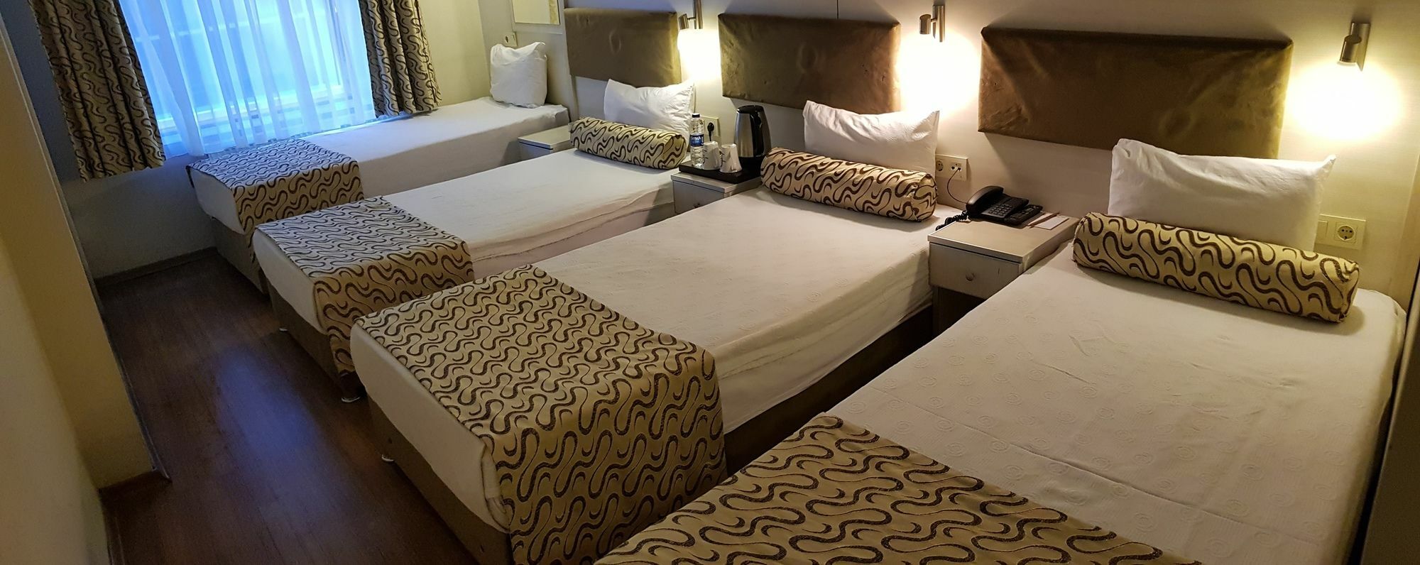 Grand Zeybek Hotel İzmir Buitenkant foto